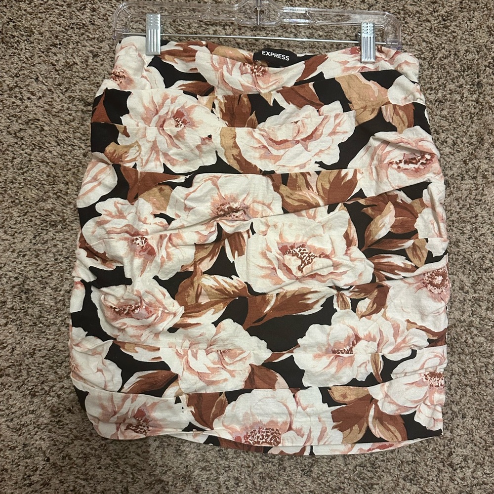 EUC express flower skirt M